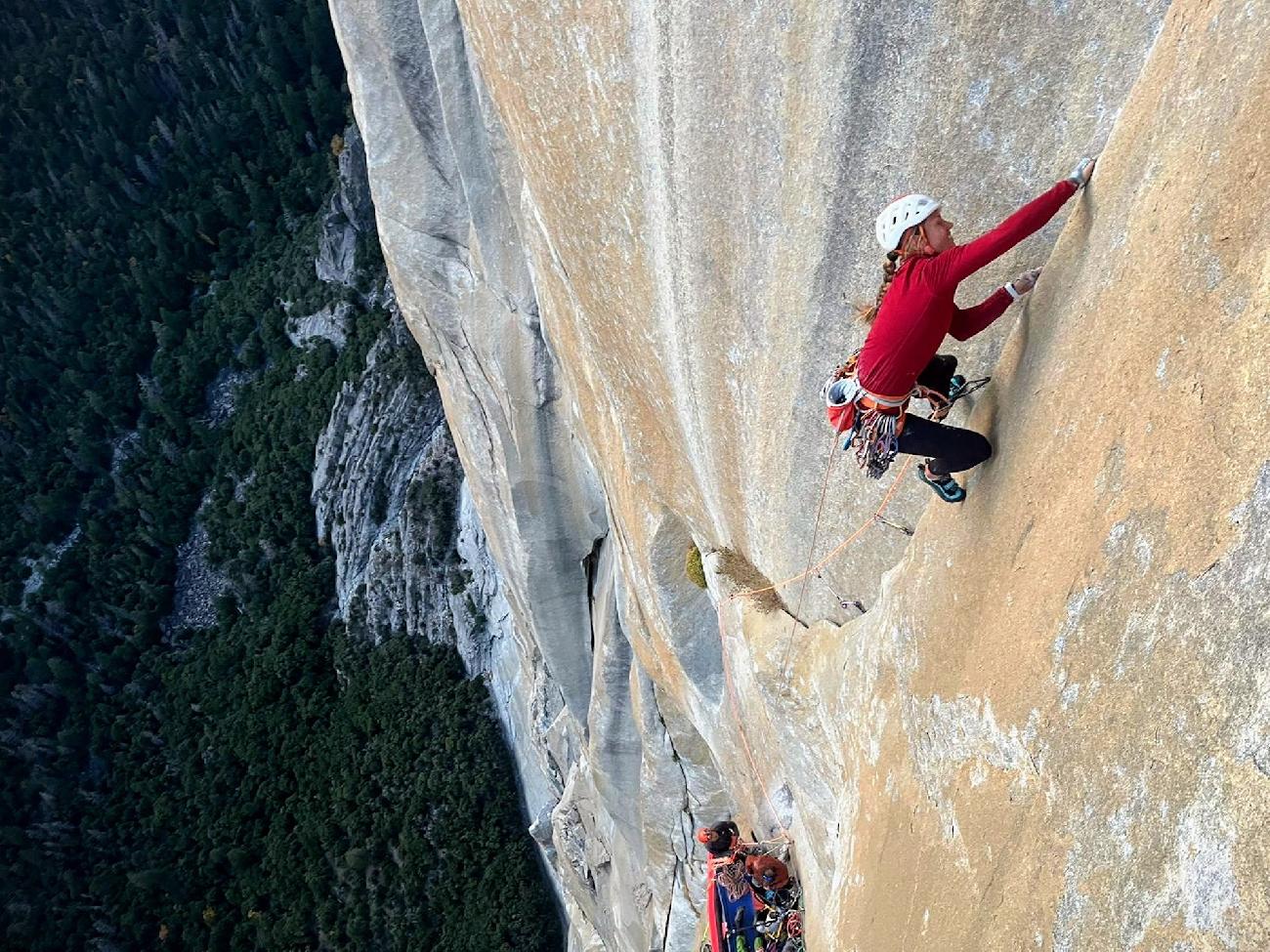 Miška Izakovičová fait l'ascension libre du Golden Gate à El Capitan, Yosemite