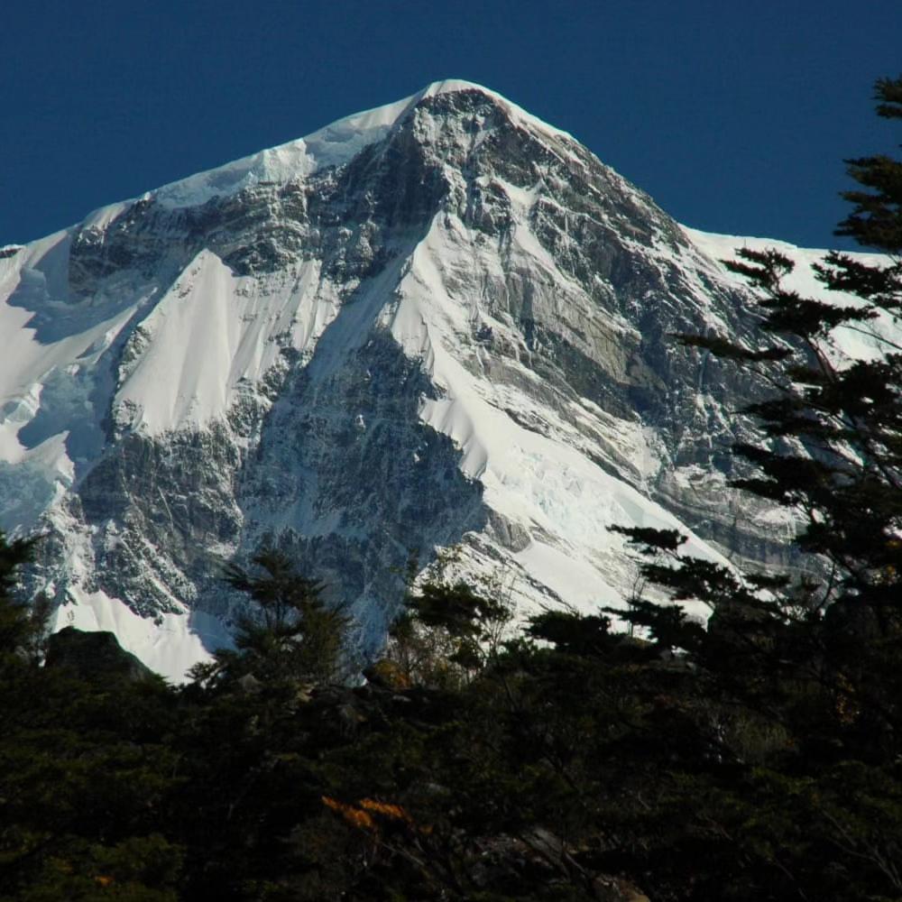 Ascension de l'arête nord du Cerro San Valentin en Patagonie (Oriol Baro, Martin Elias, Nicolas Tapia 12/2023)