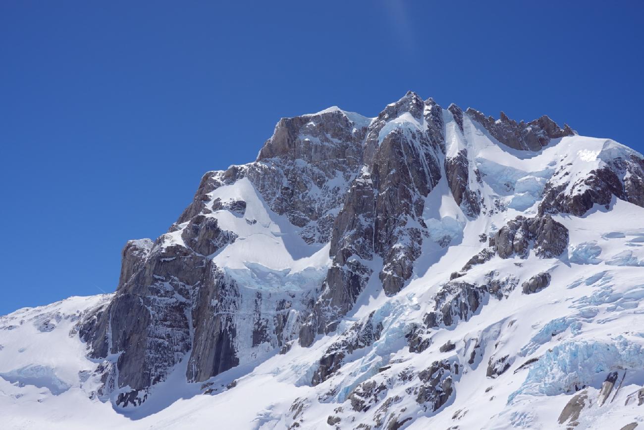 Cerro Nora Oeste, Patagonie, Paolo Marazzi, Luca Schiera - L'énorme face sud du Cerro Nora Oeste en Patagonie