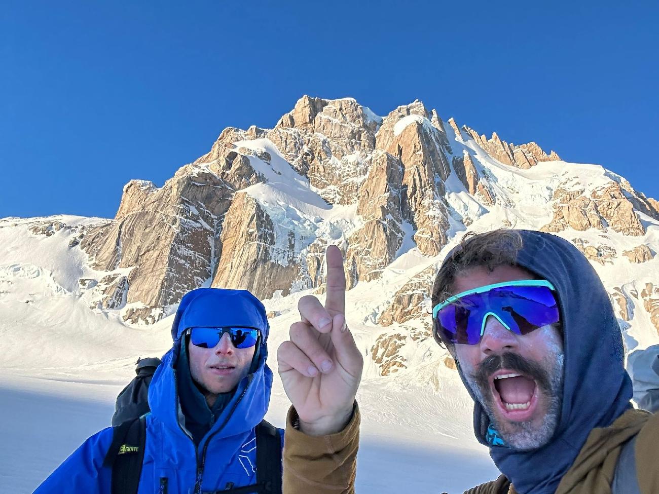 Cerro Nora Oeste en Patagonie première ascension par Paolo Marazzi, Luca Schiera