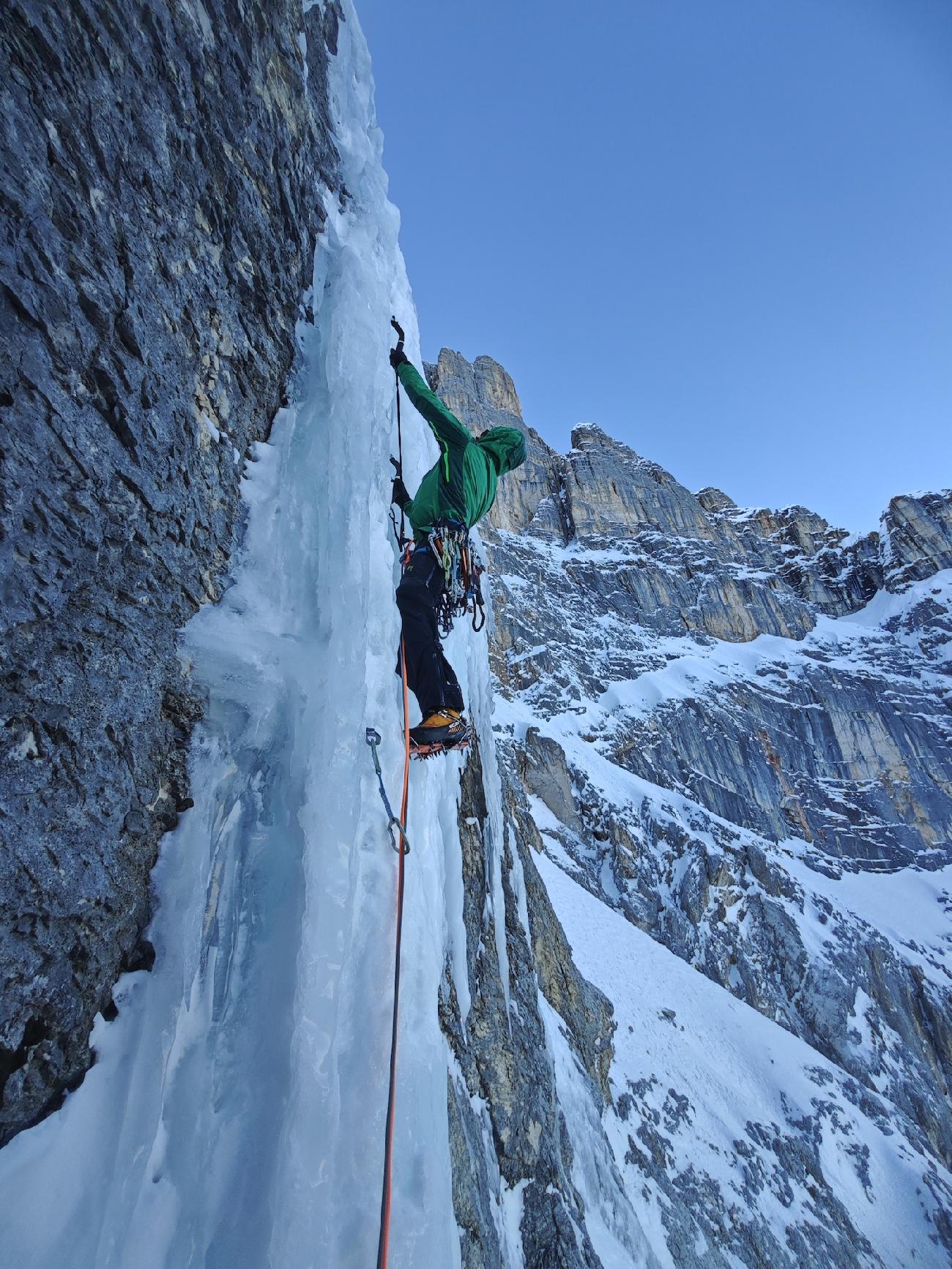 Nouvelle escalade sur glace ajoutée à Sorapiss (Dolomites) par Mirco Grasso, Francesco Rigon