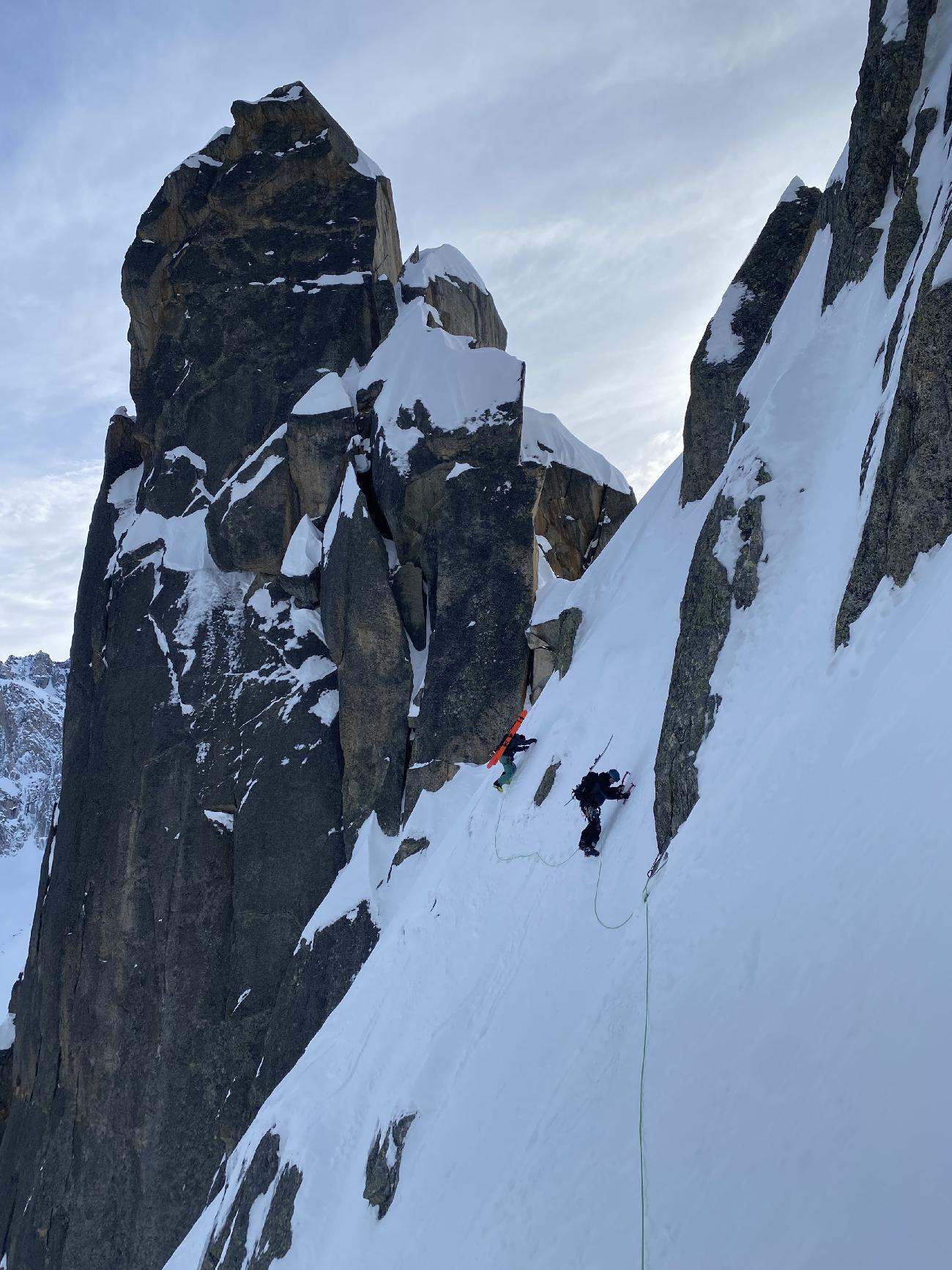 Capucin du Requin, Mont Blanc, Laurent Bibollet, Sam Favret, Julien Herry - The first ski descent of 'Un couloir sans fin' on Capucin du Requin in the Mont Blanc massif (Laurent Bibollet, Sam Favret, Julien Herry 14/01/2024)