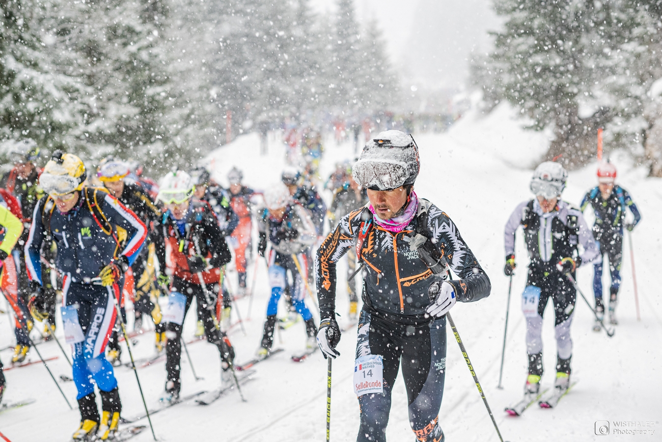 Sellaronda Skimarathon 2023 - Sous de fortes chutes de neige, le 29ème Sellaronda Skimarathon a été remporté par Alba De Silvestro - Elena Nicolini et Matteo Eydallin - Davide Magnini.  Stefan Fuchs - Debora Agreiter a remporté la catégorie mixte de la course classique de ski-alpinisme nocturne dans les Dolomites à travers les cols Gardena, Campolongo, Pordoi et Sella.