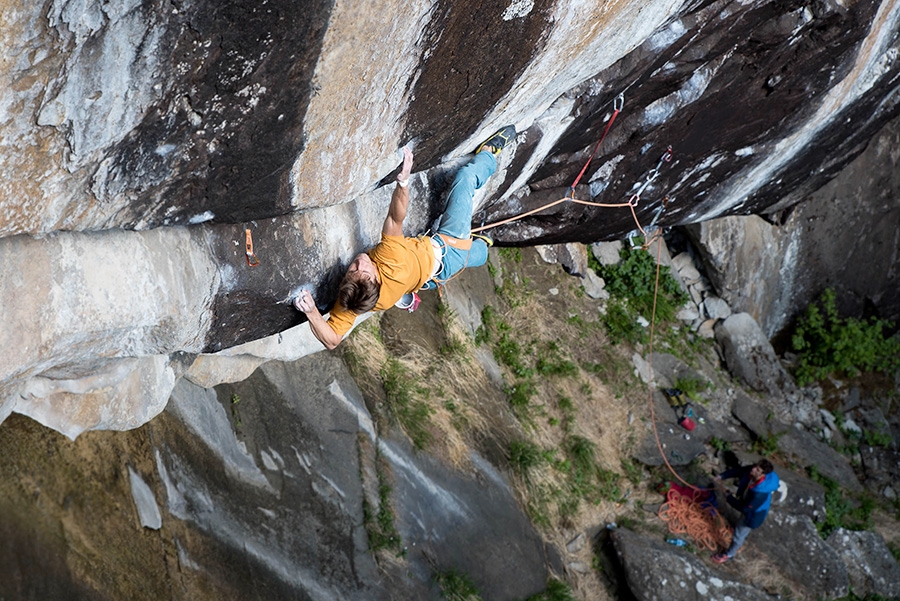 Jorg Verhoeven - Jorg Verhoeven réalise la première ascension du Der Weg zur Quelle 8c+ au rocher Schwarzen Wand à Zillertal, Autriche, mai 2020
