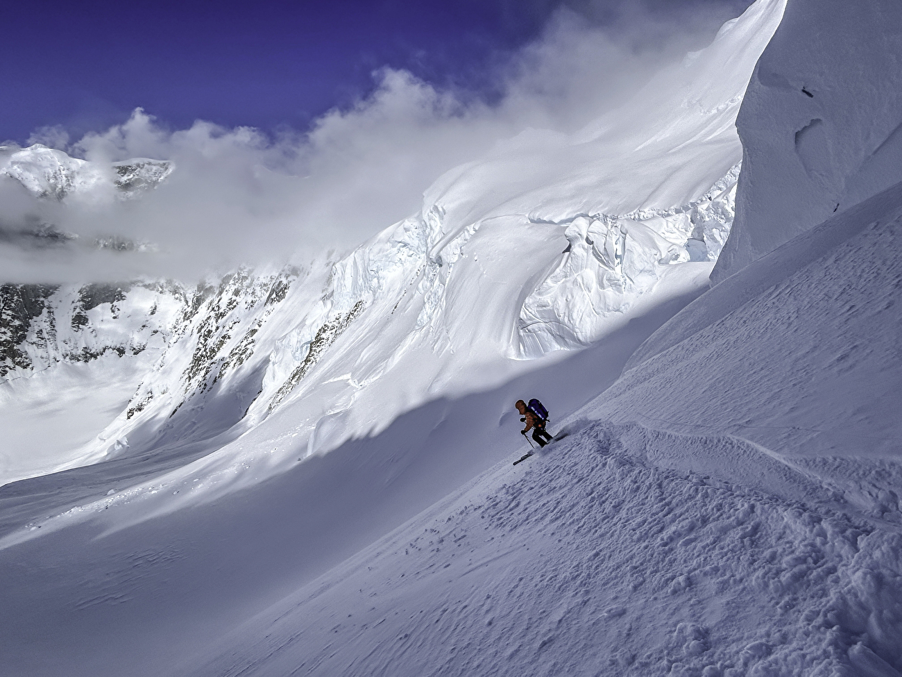 Mt. Charles Alaska, Fred Caloggero, Joseph Hobby - Fred Caloggero skie la première descente du « Spectre » sur le mont Charles, Alaska