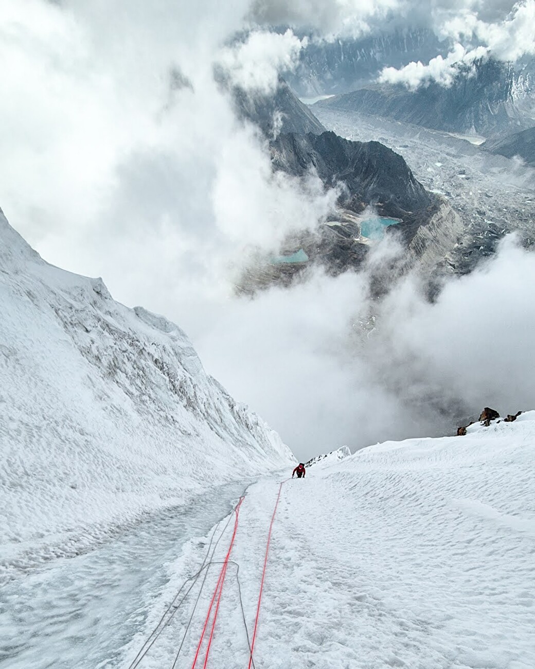 Hungchi, Charles Dubouloz, Symon Welfringer - Charles Dubouloz et Symon Welfringer réalisent la première ascension de 'Le Cavalier sans tête', une nouvelle voie sur Hungchi (7 029 m), mai 2024