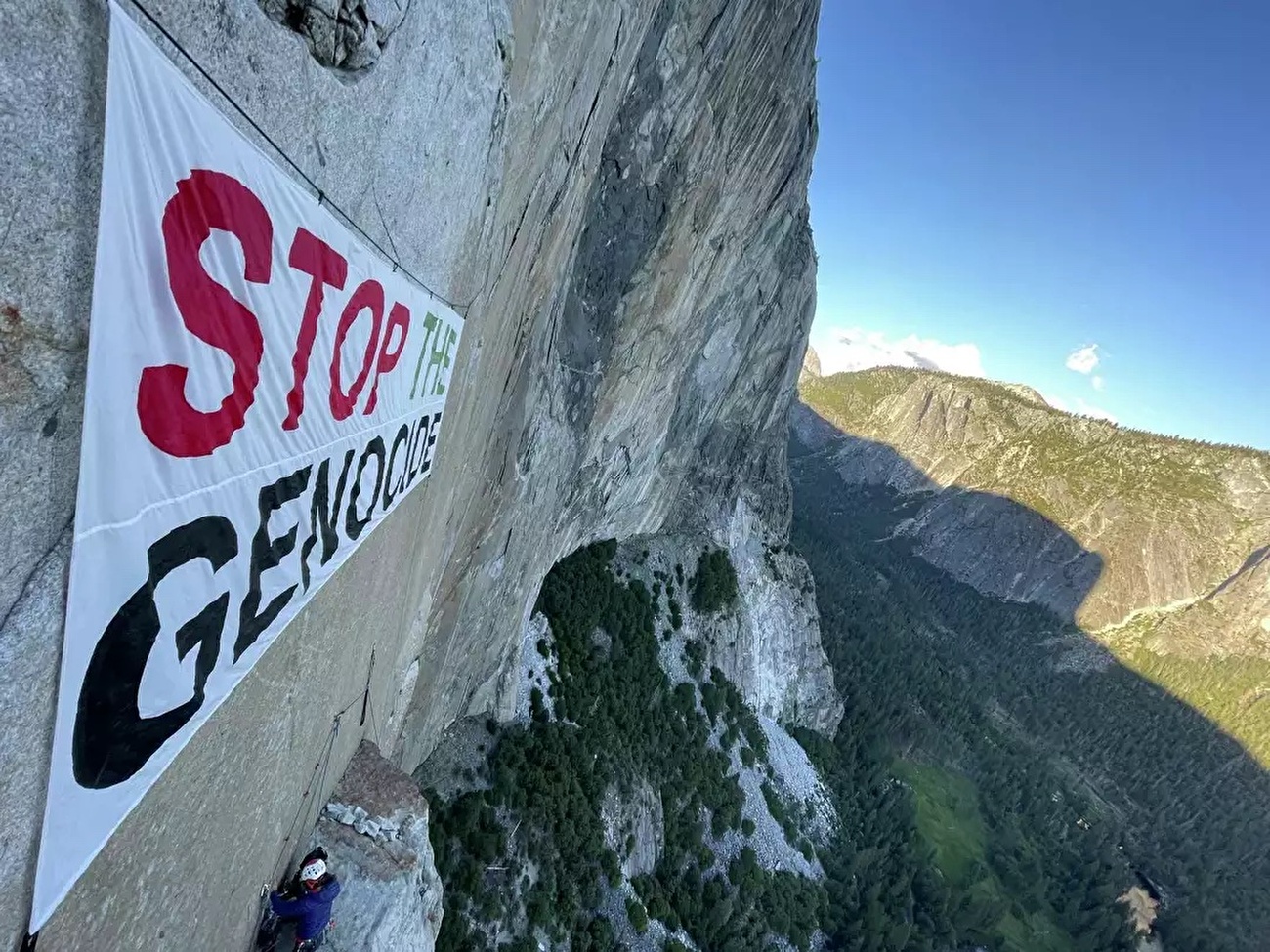 Arrêtez le génocide : bannière accrochée sur El Capitan pour protester contre la guerre à Gaza