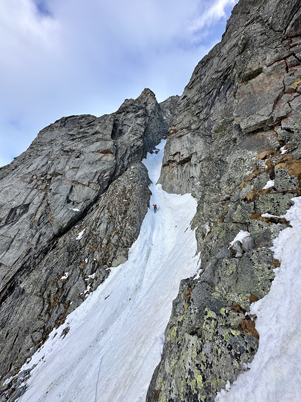 Hochflachkofel, Rieserferner Group, Simon Gietl, Jakob Steinkasserer - Réalisation de la première ascension de 'Hexentango' sur la face ouest du Hochflachkofel, Rieserferner Group (Simon Gietl, Jakob Steinkasserer 30/04/2024)