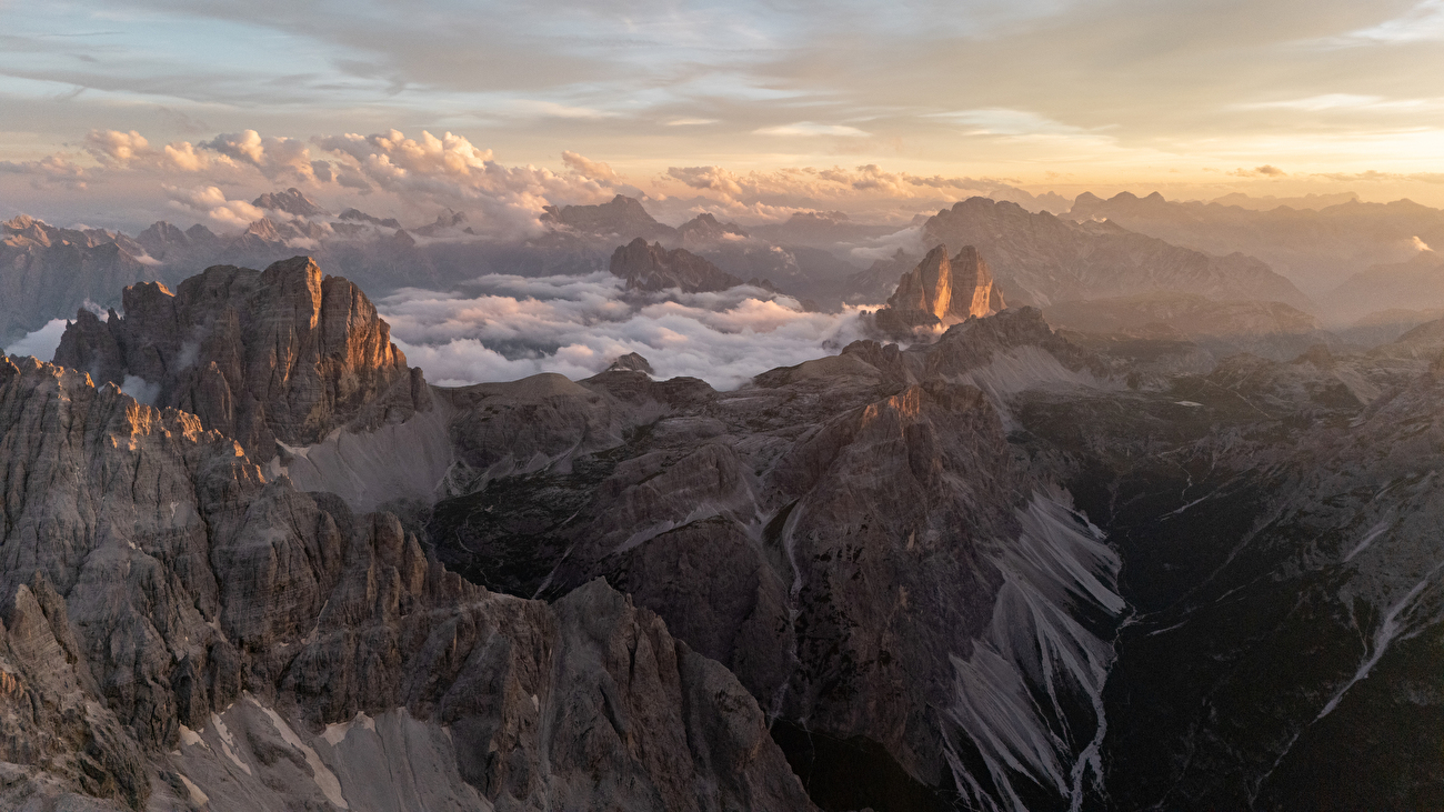 Dani Arnold, Simon Gietl, Sexten Dolomites, SextenDoloExtrem, Einserkofel, Zwölferkofel, Cima Grande di Lavaredo - Dani Arnold et Simon Gietl lors de leur projet 'SextenDoloExtrem' pour gravir Einserkofel, Zwölferkofel et Cima Grande di Lavaredo en une seule journée le 09/08/ 2024