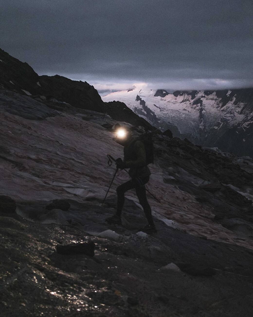 Kilian Jornet Burgada - Kilian Jornet Burgada escalade les 82 sommets de 4000 mètres des Alpes en seulement 19 jours, été 2024