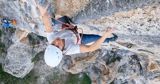 Katherine Choong - Le 18/04/2022, la grimpeuse suisse Katherine Choong a répété la grande voie 8b La Ramirole dans les gorges du Verdon, en France