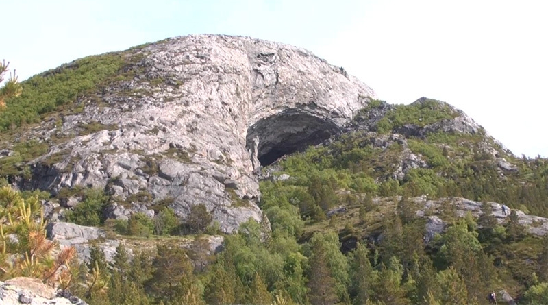 Adam Ondra - La grotte de Flatanger en Norvège.