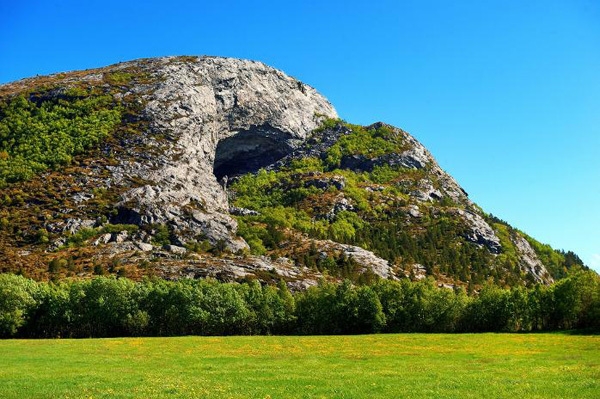 Hanshellern, alias le rocher Flatanger en Norvège - Hanshellern, alias le rocher Flatanger en Norvège