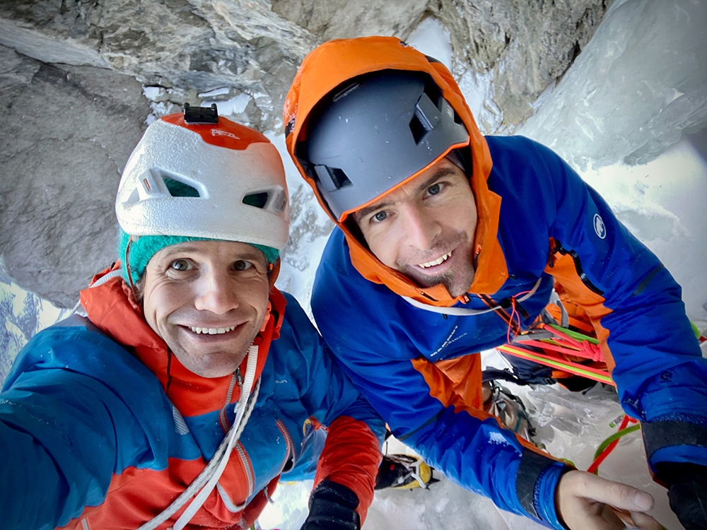 Gross Ruchen, Suisse, Dani Arnold, Roger Schäli - Dani Arnold et Roger Schäli installent Egidius sur la face nord de Gross Ruchen en Suisse (21/11/2020)