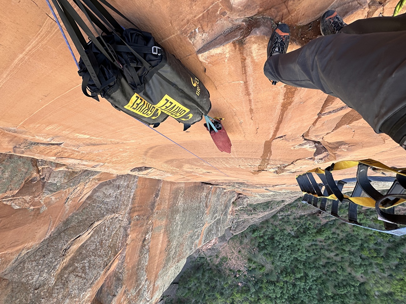 Nate Brown, Civil Disobedience, Angels Landing, Zion Canyon, USA - Nathan Brown réalise la première ascension de « Civil Disobedience » sur la face nord d'Angels Landing, Zion Canyon, USA