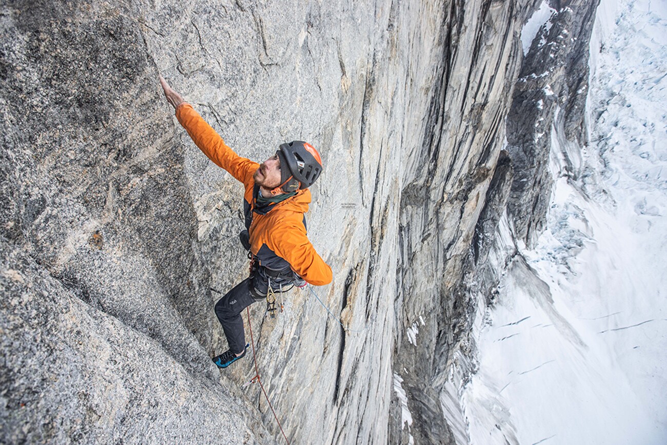 Mirror Wall, Groenland, Julia Cassou, Sean Warren, Pete Whittaker, Sean Villanueva O'Driscoll - Sean Warren réalise la première ascension de 'Ryu-shin' sur Mirror Wall au Groenland (Julia Cassou, Sean Warren, Pete Whittaker, Sean Villanueva été 2024)