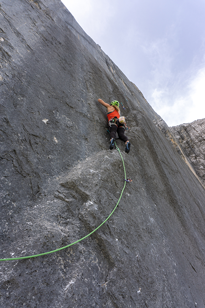 Speckkarplatte, Karwendel, Autriche, Armin Fuchs, Peter Manhartsberger - Cathy Laflamme terrain d'escalade 2 du 'Leider Geil' sur Speckkarplatte, Karwendel, Autriche (Armin Fuchs, Peter Manhartsberger)