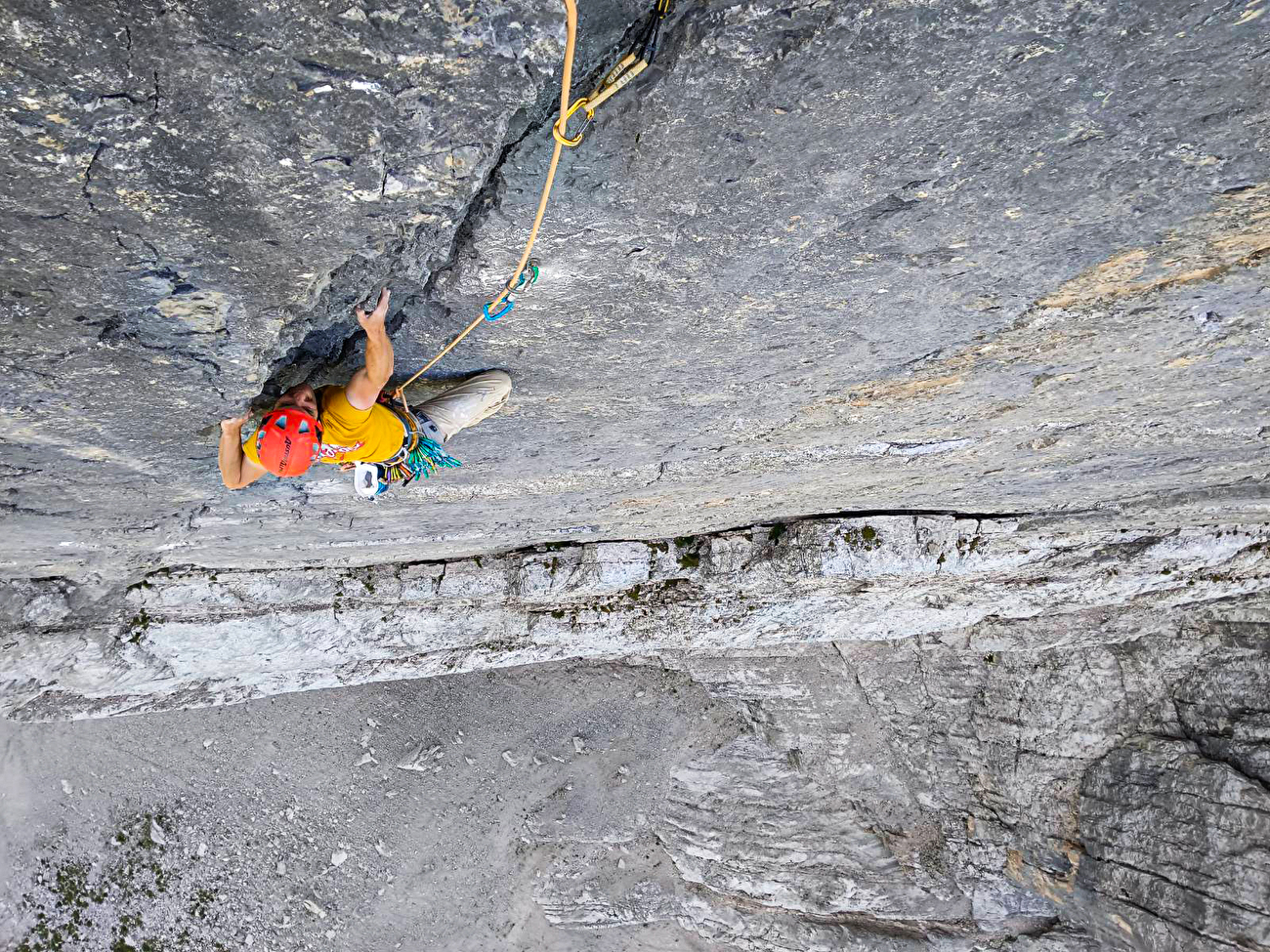 Speckkarplatte, Karwendel, Autriche, Armin Fuchs, Peter Manhartsberger - Peter Manhartsberger seconde l'avant-dernier lancer de 'Leider Geil' sur Speckkarplatte, Karwendel, Autriche (Armin Fuchs, Peter Manhartsberger)