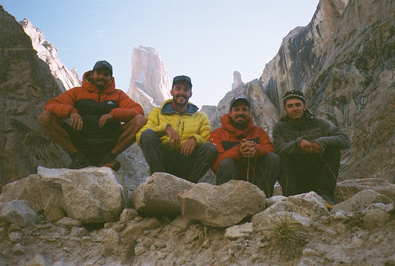 Rare répétition du Grand Diedre Desplomando sur la tour Trango, la tour sans nom du Karakorum