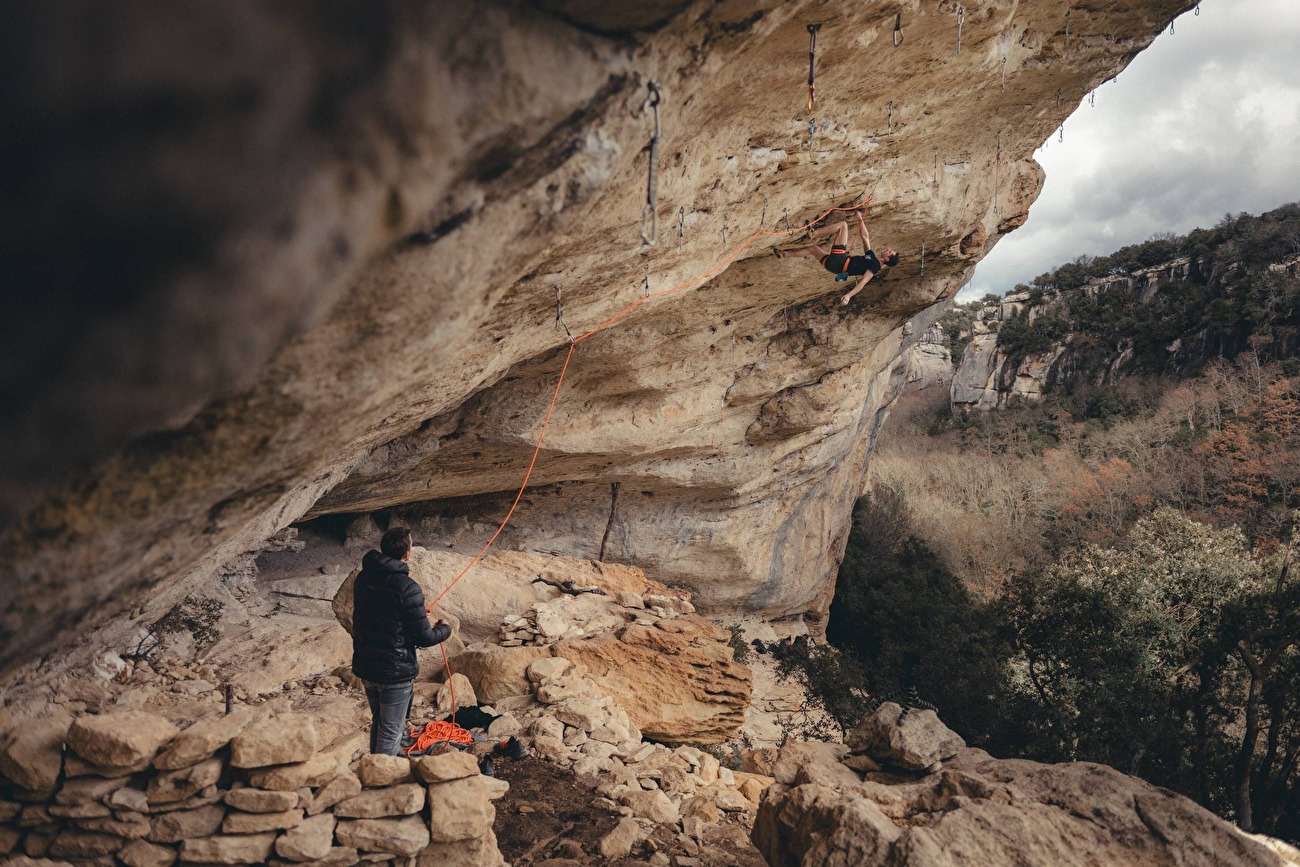 Adam Ondra Buoux - Adam Ondra grimpe sur le nouveau secteur à Buoux