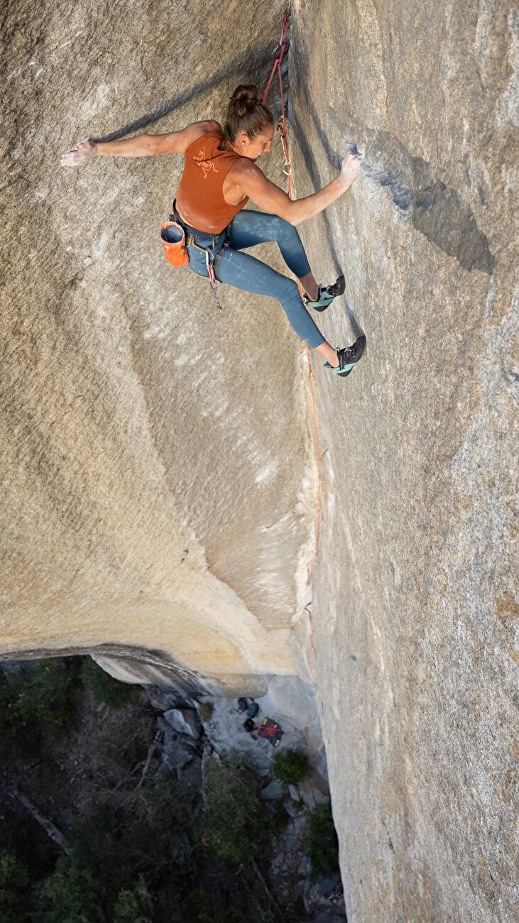 Amity Warme - Amity Warme répète « Book of Hate » (5.13d/8b) à Yosemite, novembre 2023