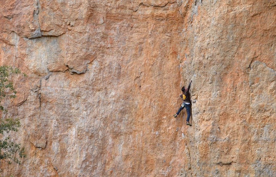 Ulassai, Sardaigne, escalade - Ulassai : Klaas Willems libère Sean (7b+) à S'Accara 