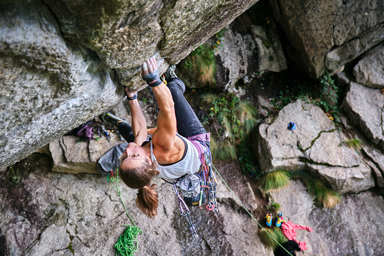 Laura Pineaua, Greenspit - Laura Pineau escalade Greenspit dans la Valle dell'Orco, octobre 2024