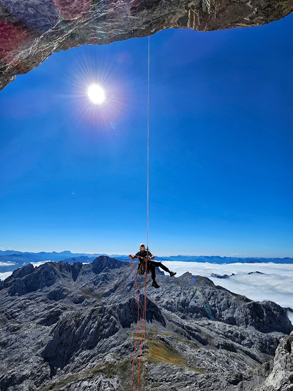 Peña Santa de Castilla, Picos de Europa, Espagne, Eneko Pou, Iker Pou - Iker Pou faisant la première ascension du 'Truenu' sur Peña Santa de Castilla, Picos de Europa, Espagne, été 2024