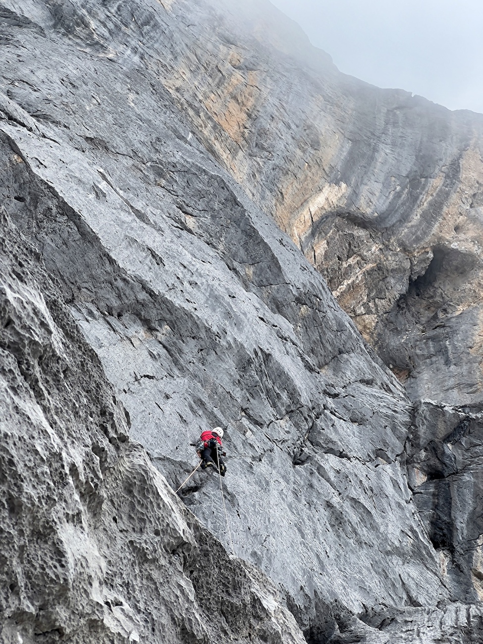 Peña Santa de Castilla, Picos de Europa, Espagne, Eneko Pou, Iker Pou - Eneko Pou réalise la première ascension du 'Truenu' sur Peña Santa de Castilla, Picos de Europa, Espagne, été 2024