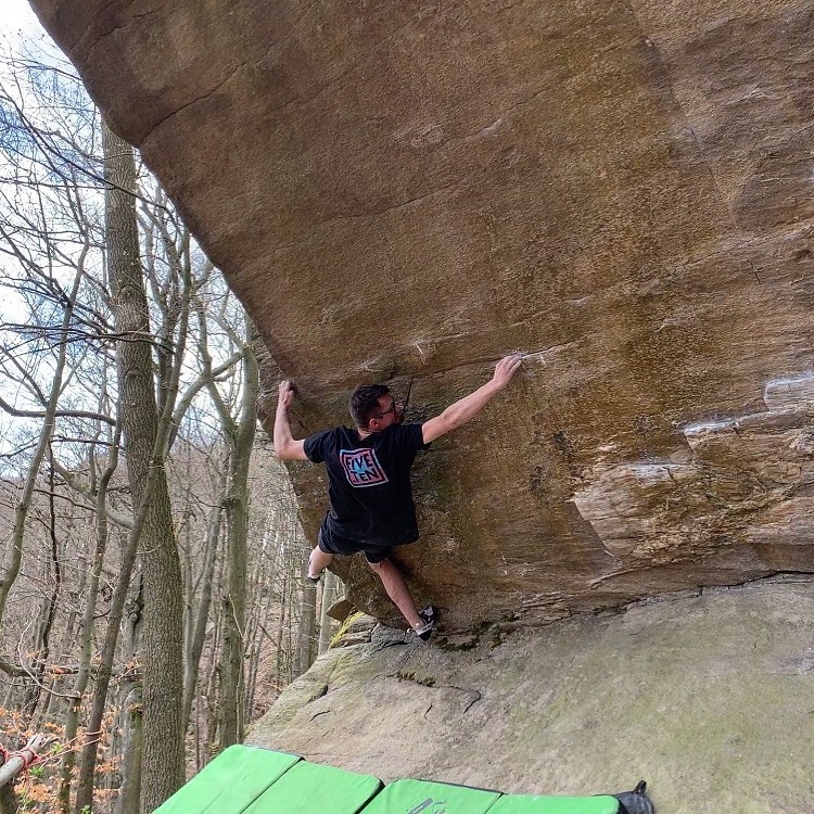 Will Bosi - Will Bosi présente Charizard 8B+ à Sklapsko en République tchèque