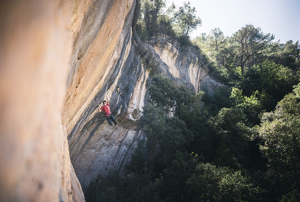 Will Bosi gravit King Capella, son 9b+ à Siurana en Espagne - 