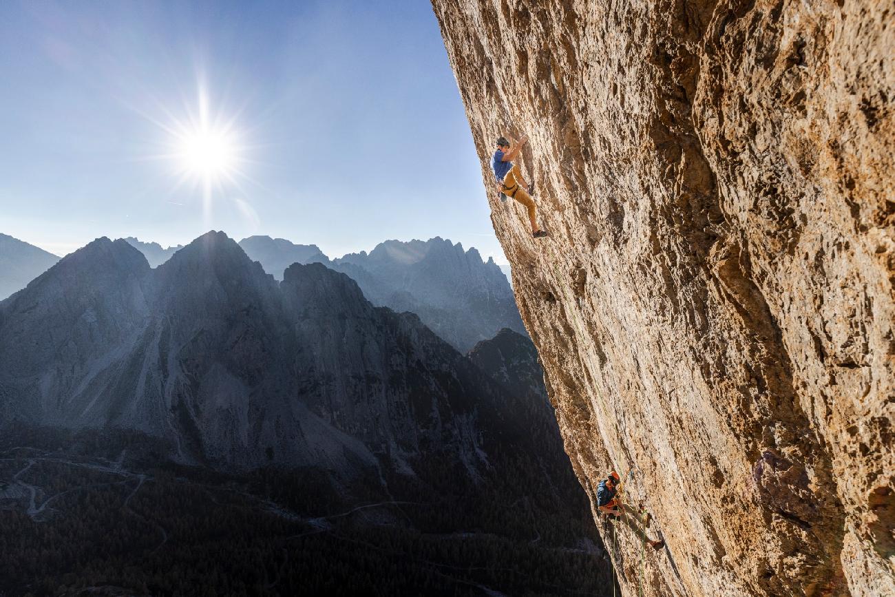 Louis Gundolf, Lama project, Laserz, Lienz Dolomites - Louis Gundolf réalise la première ascension libre du 'Lama project' sur la face sud de Laserz, Lienz Dolomites