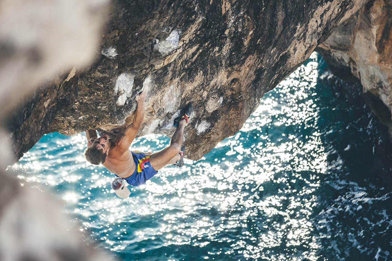 Hannes Van Duysen répète Es Pontas, légendaire Deep Water Solo à Majorque