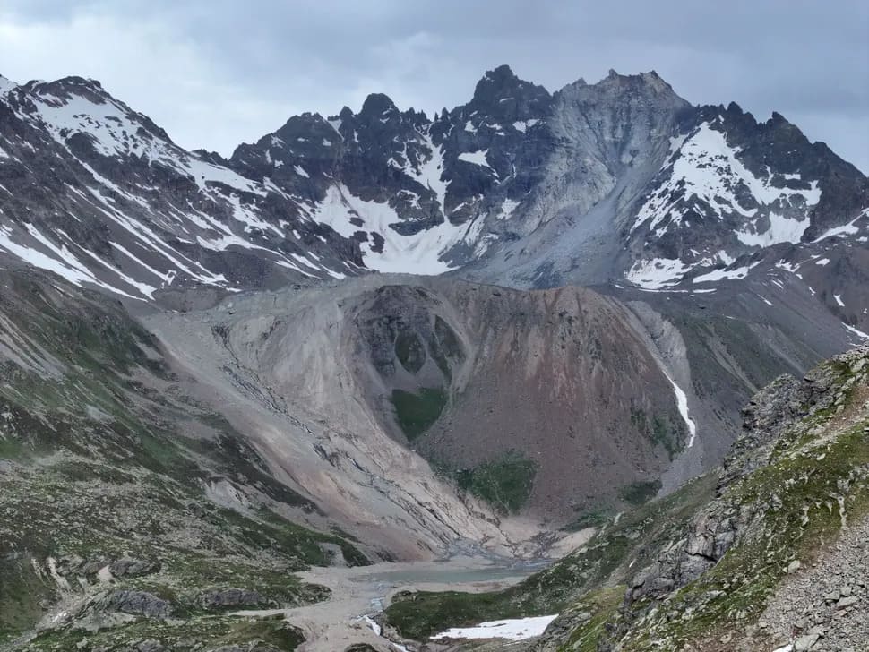 sommet de montagne gelé