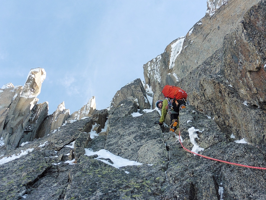 Aiguille du Plan, Mont Blanc, Mystère, Ondrej Húserka, Evka Milovská - Terrain d'escalade 12 de Mystère sur l'Aiguille du Plan, Mont Blanc (Ondrej Húserka, Evka Milovská 21-22/02/2020)