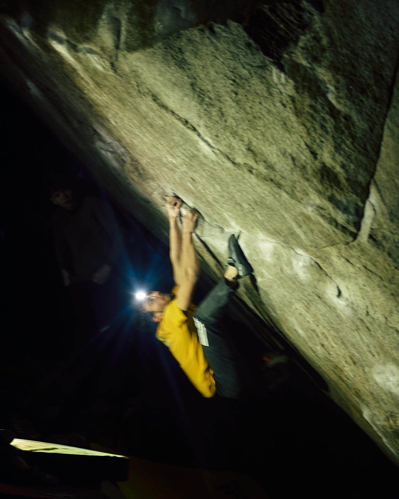 Yannick Flohé, Return of the Dreamtime, Cresciano - Yannick Flohé réalisant la première ascension du Return of the Dreamtime 8C+ à Cresciano en Suisse, 31/01/2023