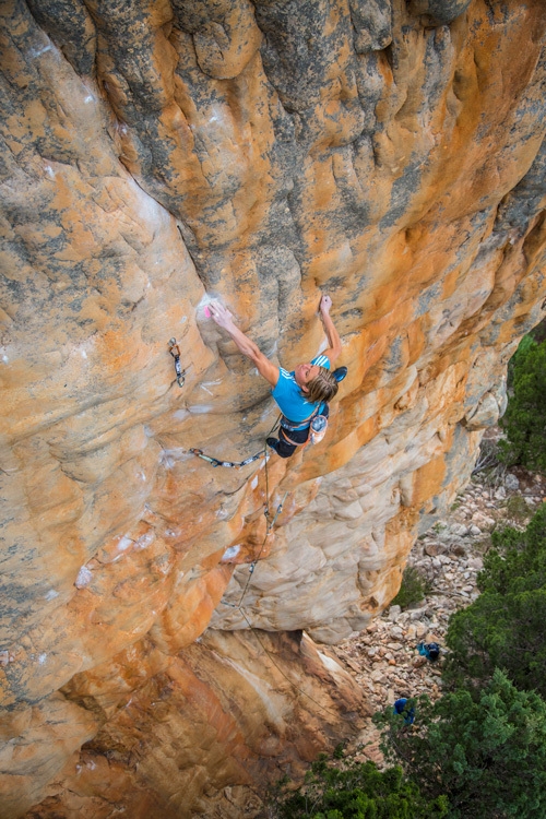 Mayan Smith-Gobat - 28/10/2012 : Mayan Smith-Gobat escalade Punks in the Gym (32/8b+) à Arapiles, Australie.