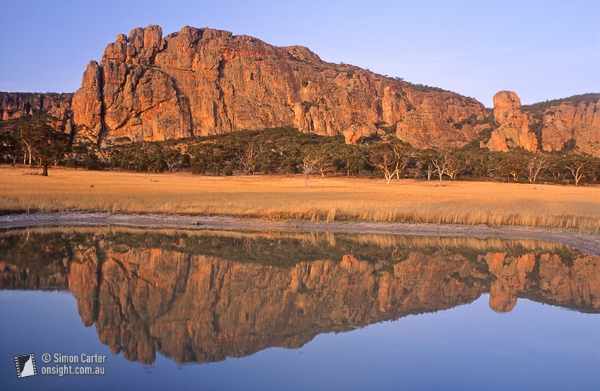 Mont Arapiles, Australie - Réflexions du mont Arapiles, mont Arapiles, Victoria, Australie.