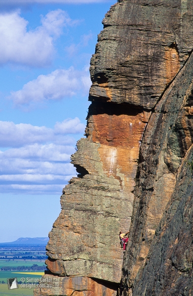 Mont Arapiles, Australie - Stuart Lording menant la fissure de la tour de guet (16 100 mètres), la tour de guet, mont Arapiles, Victoria, Australie.