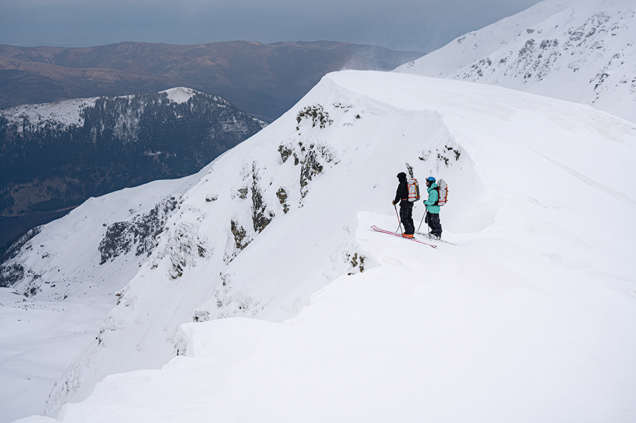 Elisa Bessega, Enrico Mosetti, Matteo Sarto, Lorenzo Barutta - Transcardus, une histoire de ski balkanique par Elisa Bessega, avec Enrico Mosetti, Matteo Sarto et Lorenzo Barutta