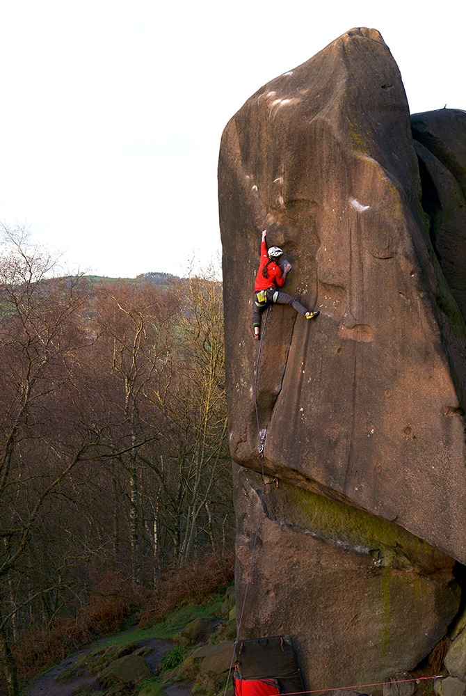 Caroline Ciavaldini - Caroline Ciavaldini escalade Gaia à Black Rocks, Angleterre