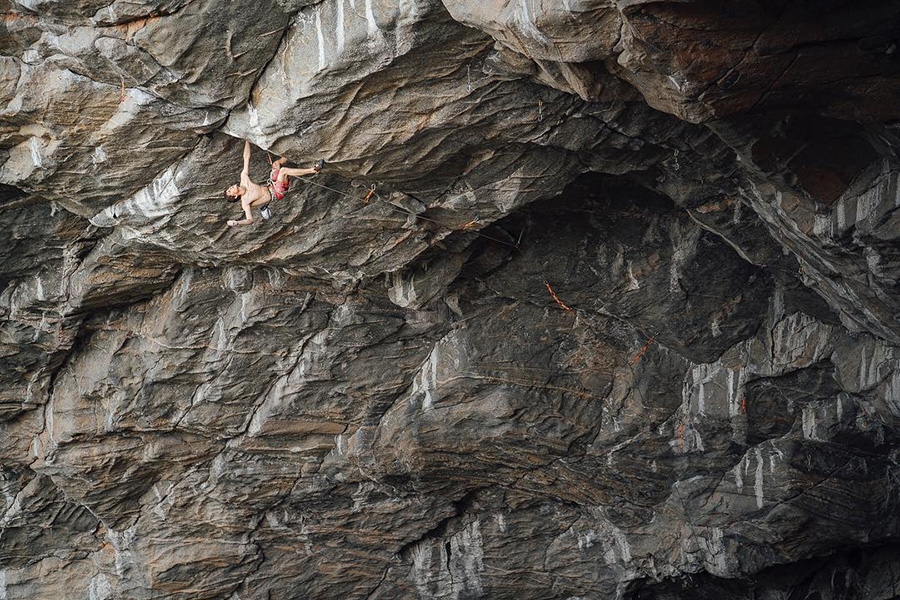 Domen Skofic, Flatanger - Hanshellern, Norvège - Domen Škofic frappe le 'Thor's Hammer' 9a+ à Flatanger en Norvège