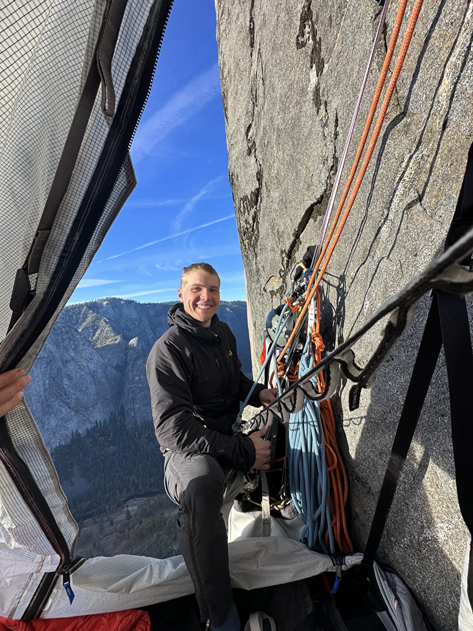 El Nino, El Capitan, Yosemite, Lara Neumeier, Nemuel Fuerle - Lara Neumeier et Nemuel Fuerle répètent « El Niño » via « Pineapple Express » sur El Capitan à Yosemite, novembre 2024