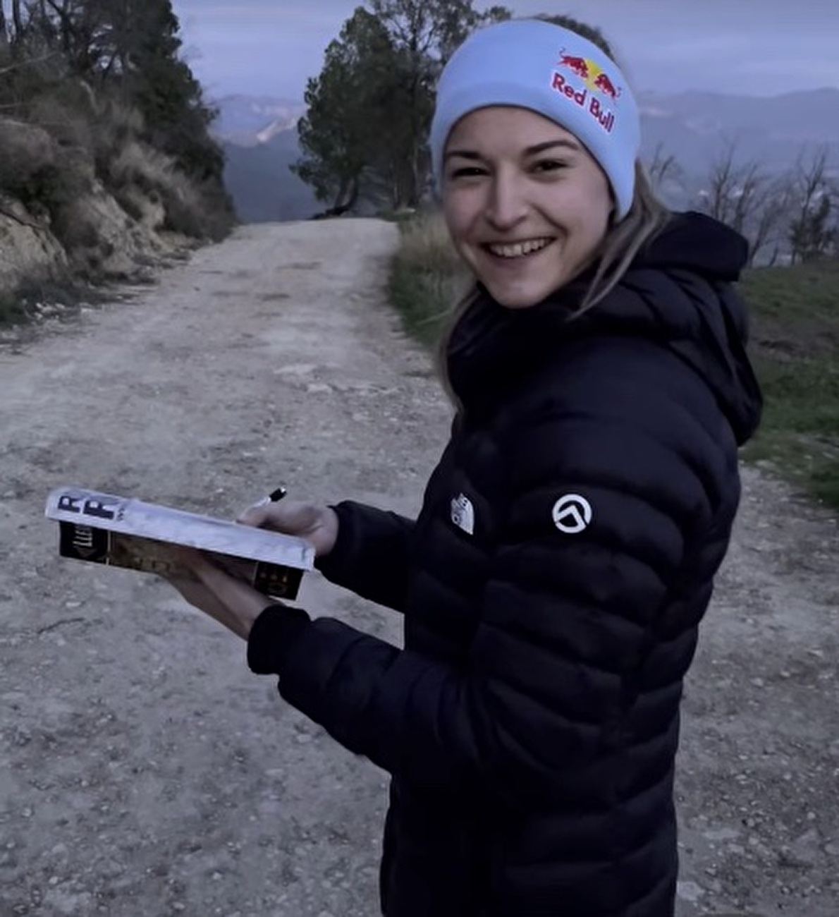 Jessica Pilz - Jessica Pilz après avoir grimpé Papichulo (9a+) à Oliana