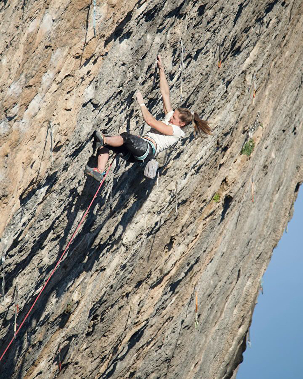 Jessica Pilz - Jessica Pilz escalade Papichulo (9a+) à Oliana en Espagne