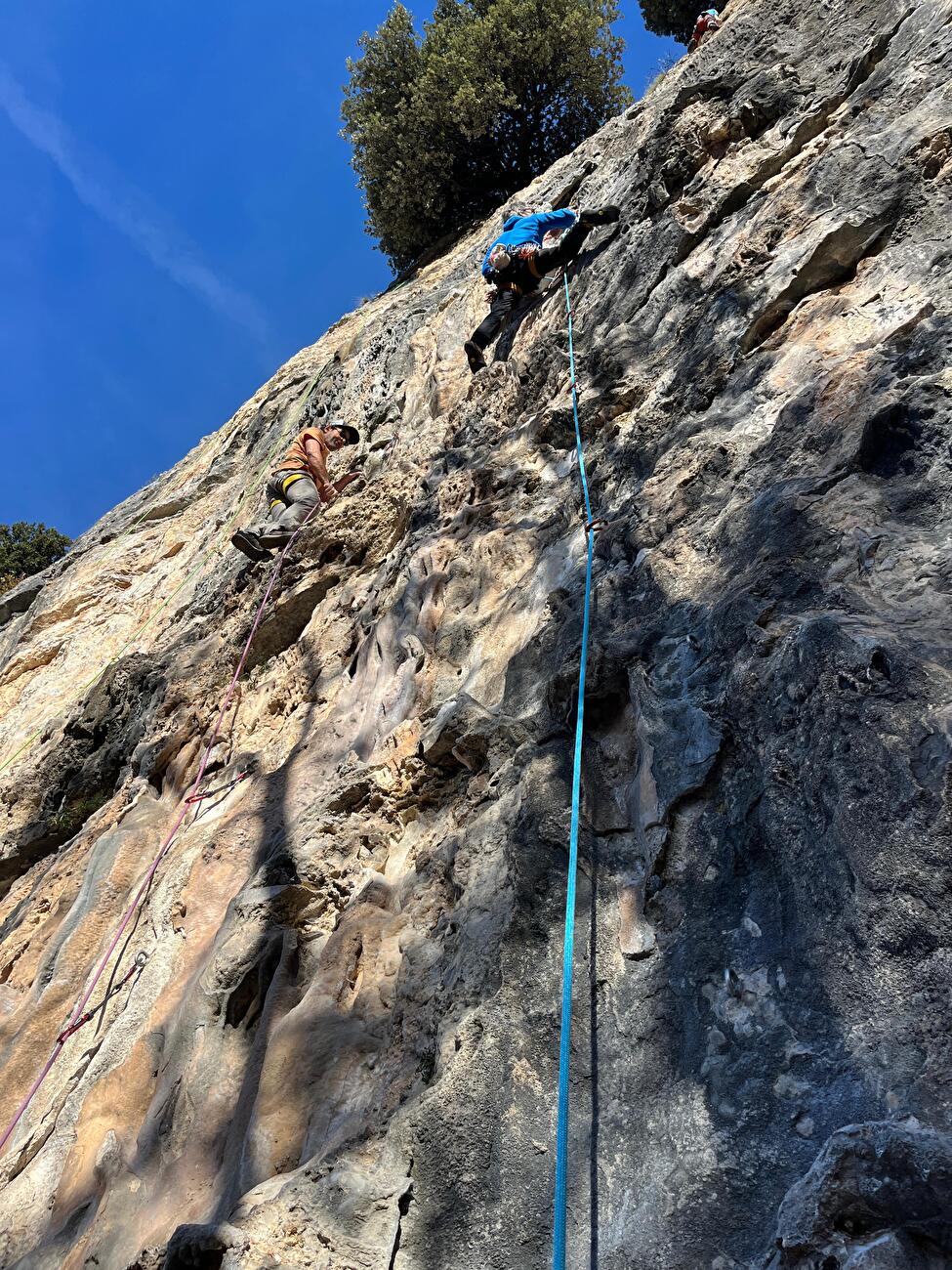 Castel Madruzzo, Arco - Le rocher Castel Madruzzo (Arco, Italie)