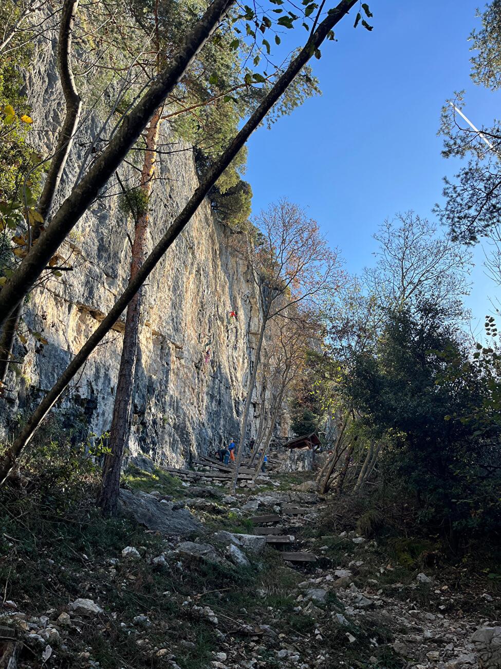 Castel Madruzzo, Arco - Le rocher Castel Madruzzo (Arco, Italie)