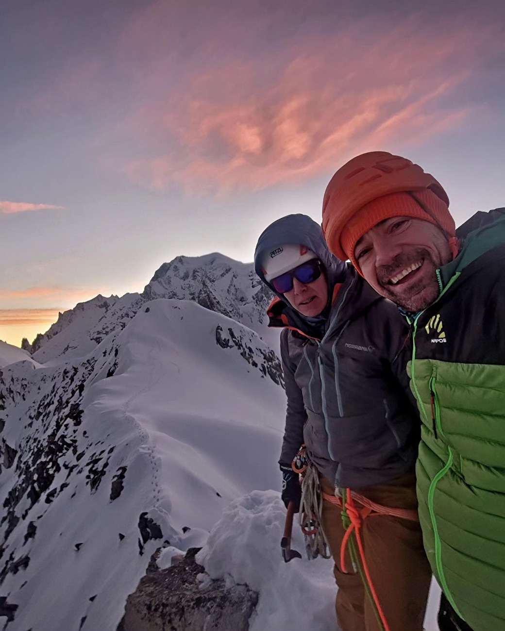 Petit Flambeau, Mont Blanc, Filip Babicz, Heike Schmitt - Heike Schmitt et Filip Babicz lors de la première ascension de la 'Partita Lampo' sur Petit Flambeau (Filip Babicz, Heike Schmitt 01/11/2024)