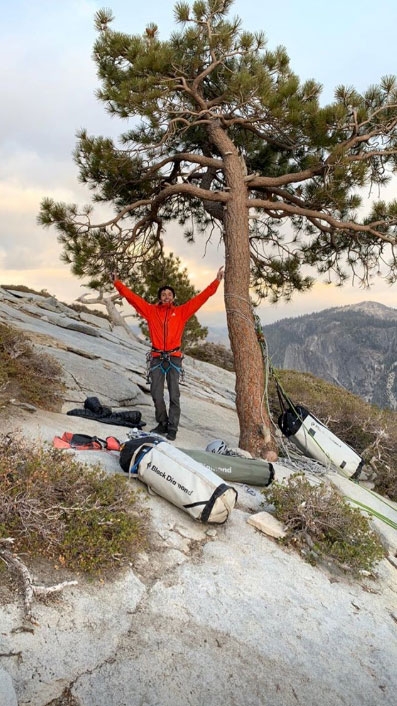 The Nose El Capitan Yosemite - Jacopo Larcher au sommet de The Nose, El Capitan, Yosemite grimpé en libre à l'automne 2019 avec Barbara Zangerl