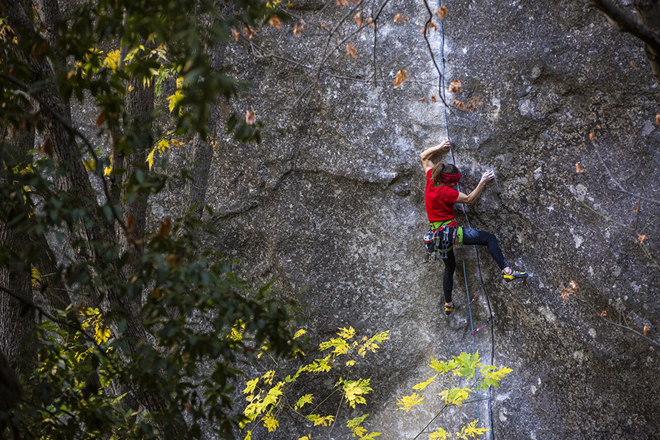 Barbara Zangerl répète Magic Line (8c+) à Yosemite